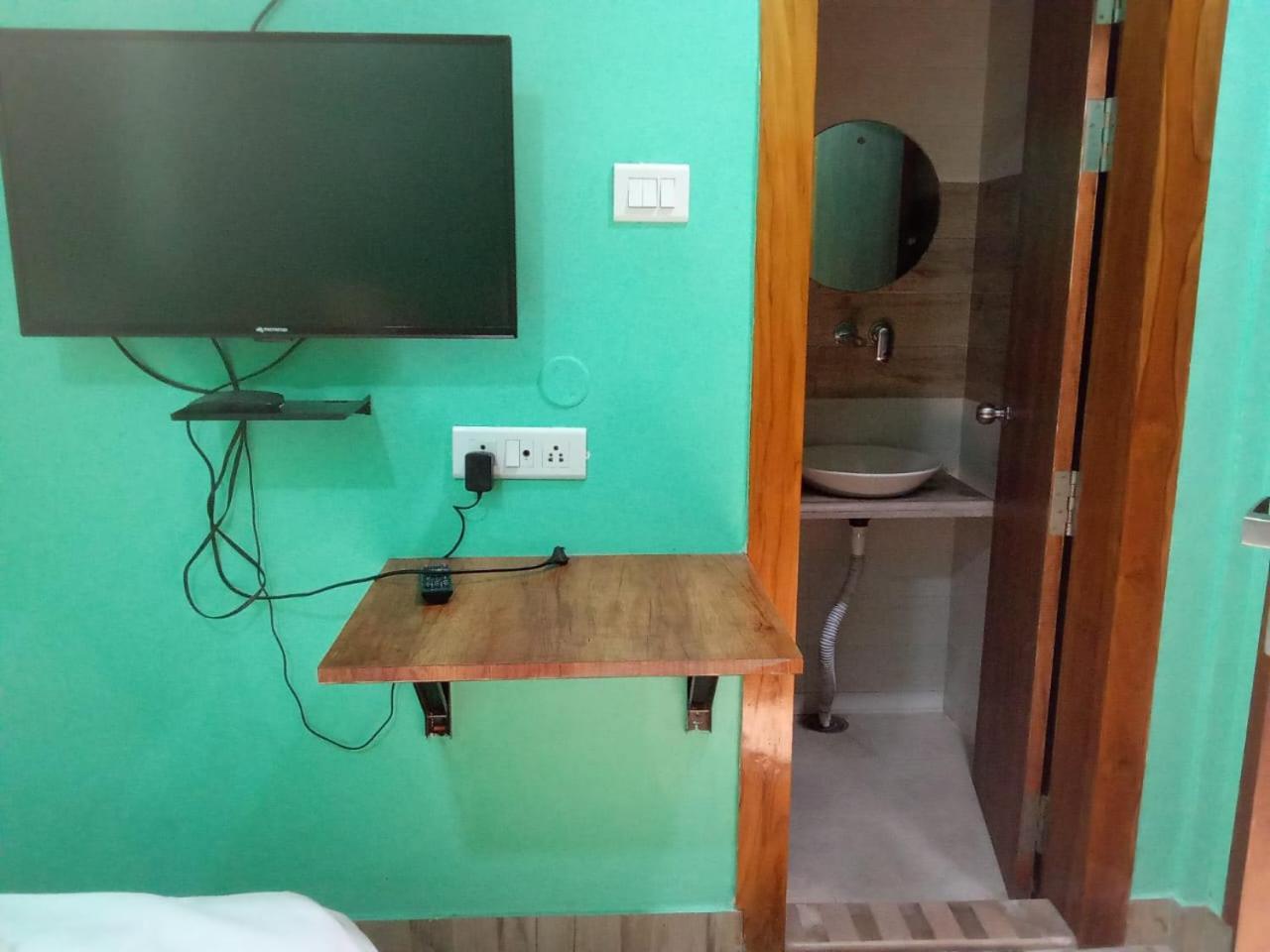 Serenity Inn And Grill غاواهاتي المظهر الخارجي الصورة